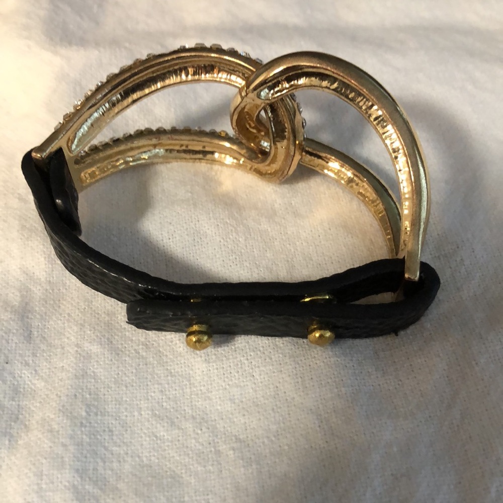 Gold rhinestoned bracelet - Picture 2 of 5